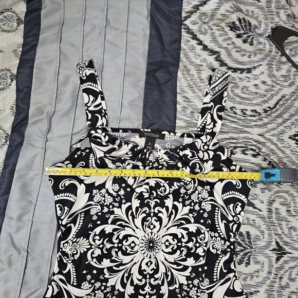 White House Black Market Black and White Floral Tank Top - Picture 9 of 13